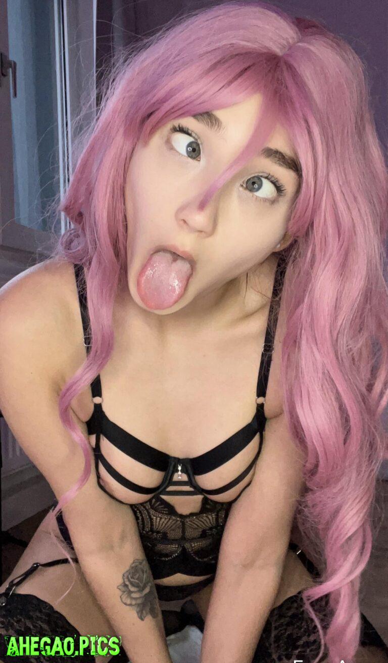 RealAhegao covered in pink