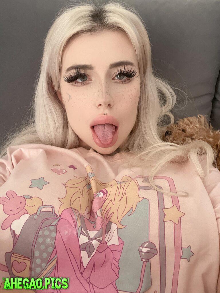 This beautiful face needs to be splattered with cum. You will do this?