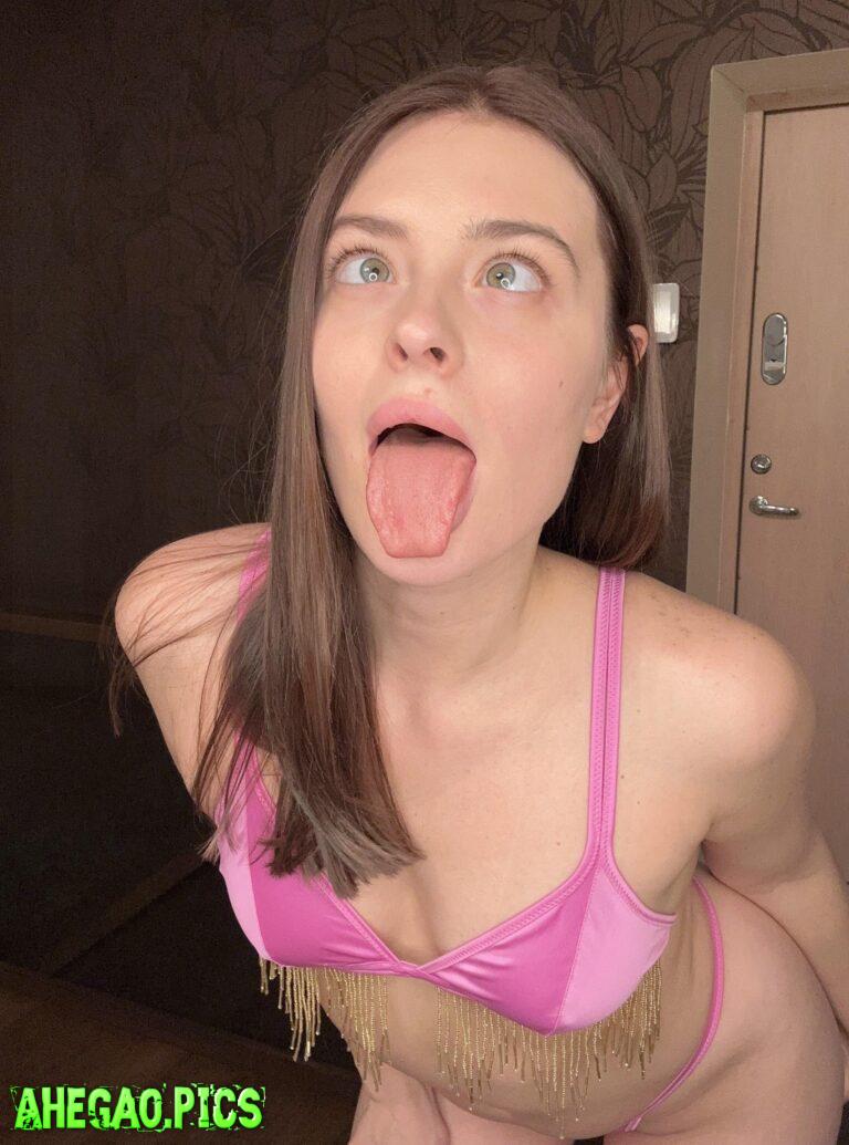 Does this make you want to cum down my throat?