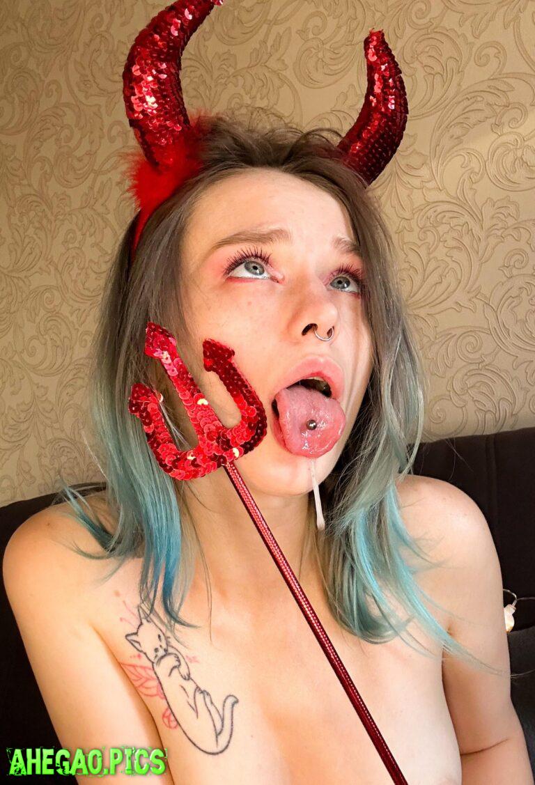 Squeeze my tits while I give you that sexy ahegao look