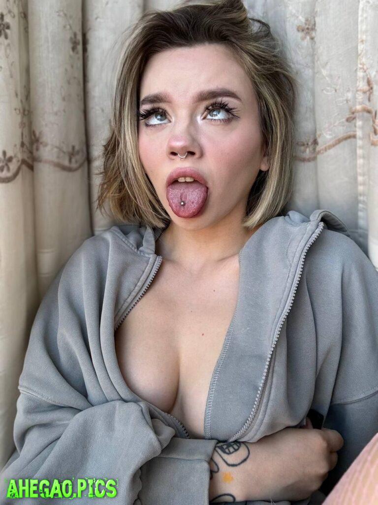 that ahegao would look perfect in your cum, wouldn't it