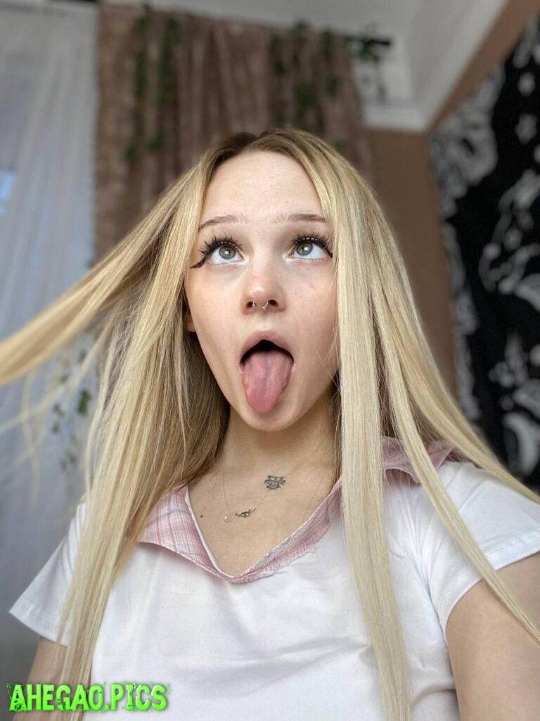 I have a great idea, cum on my tongue