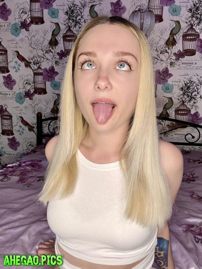 Cum on my ahegao face