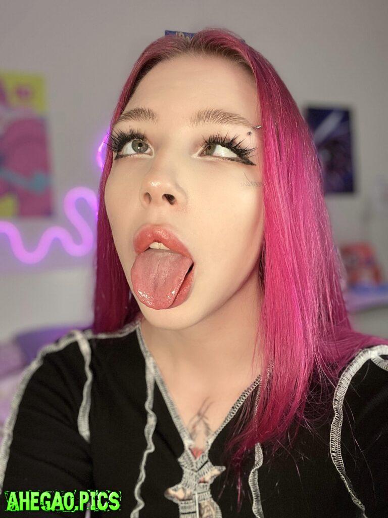 I hope you like my ahegao face