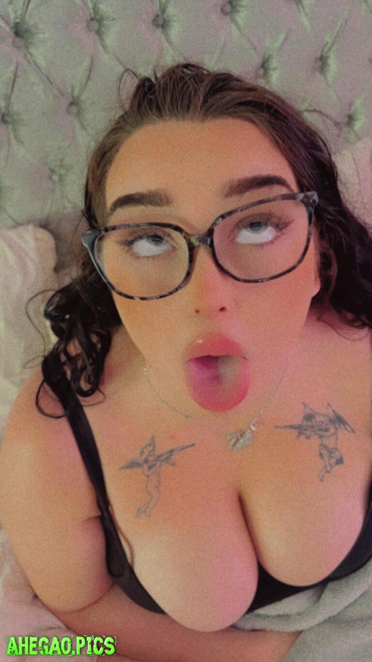 UK Ahegao ☺️ (19F)