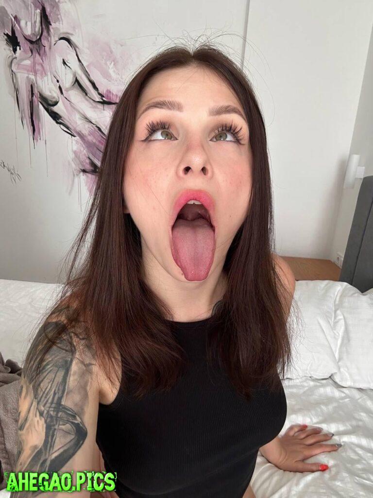 I bet your creampie would look good on my tongue