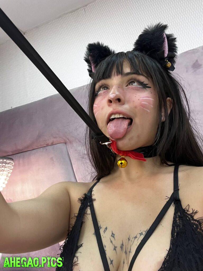 *Ahegao intensify with leash pulls* 👀