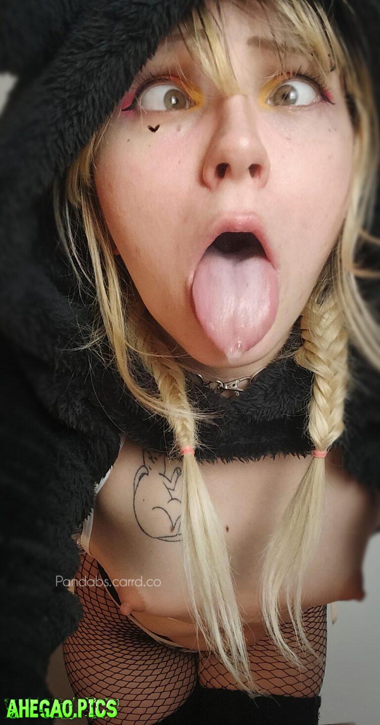 Stuff me i want a mouth full of cock