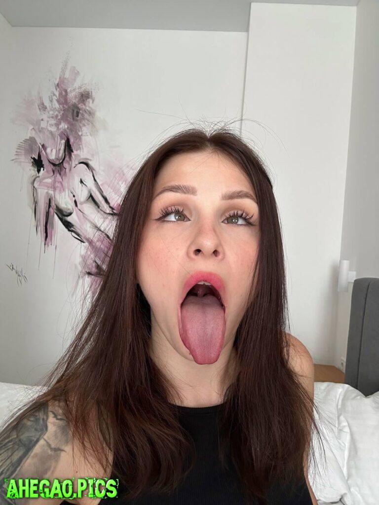 Would you cum on my face or on my tongue?