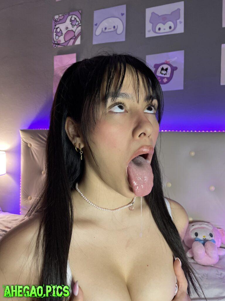 how am i doing with my ahegao >.<