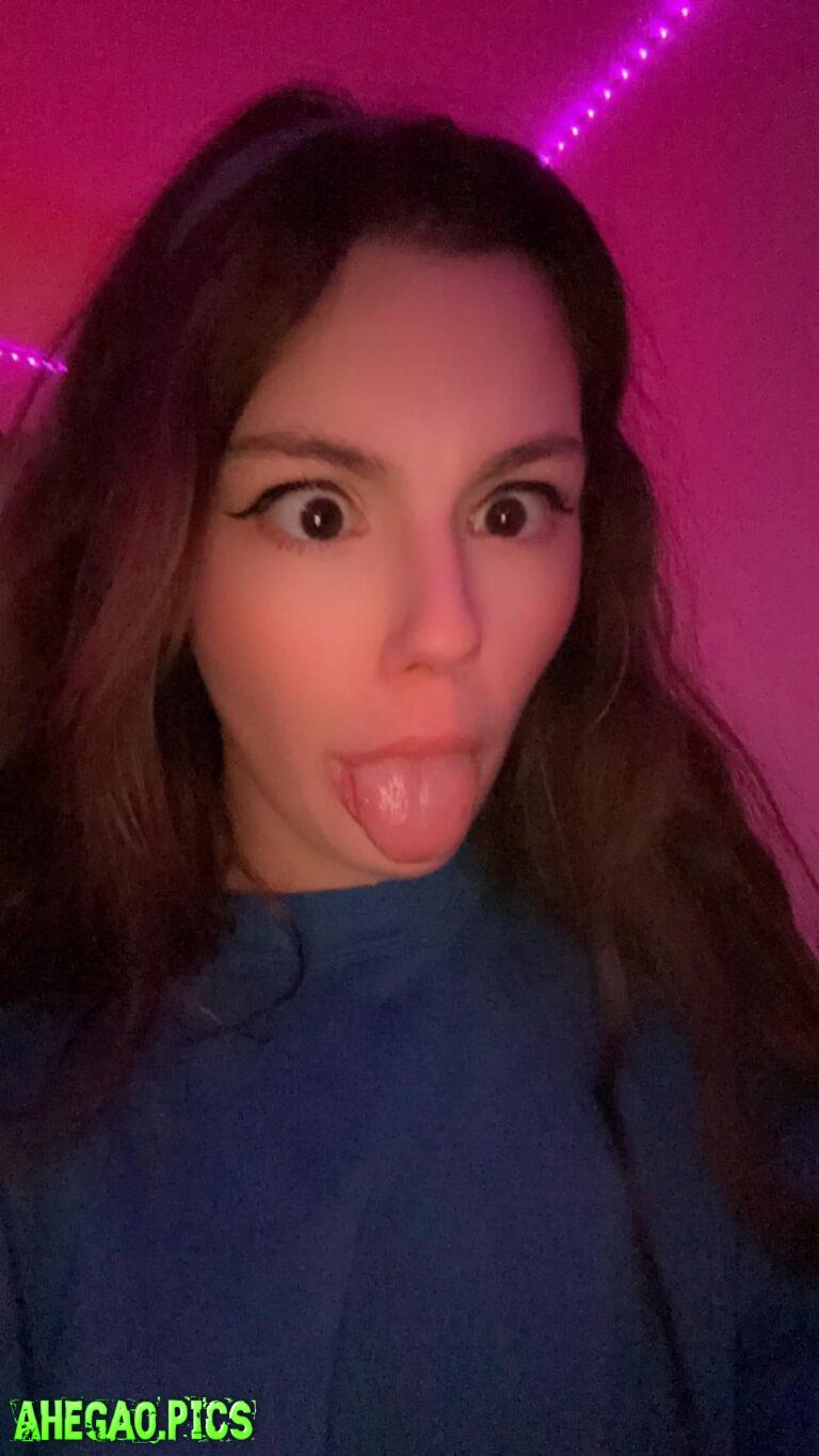 Rate my ahegao :3