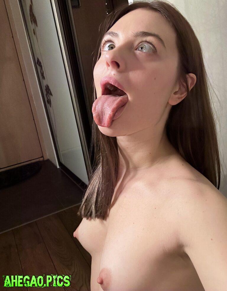 Does this make you want to cum down my throat?