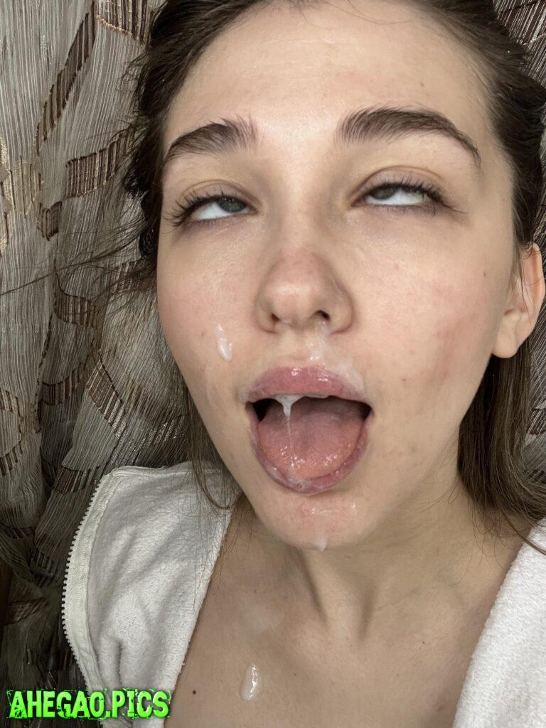 Shoot your cum into my face please