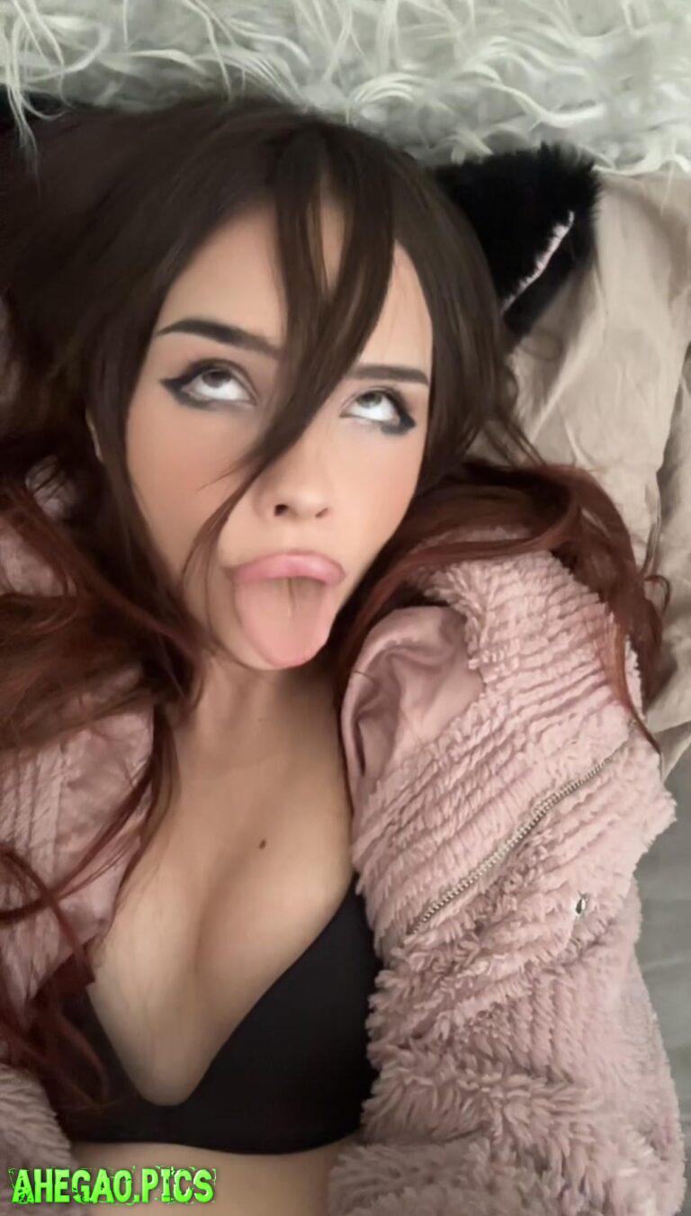 Your fav ahegao slut