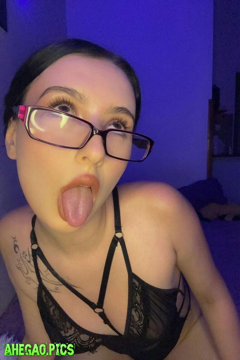 rate my ahegao pls