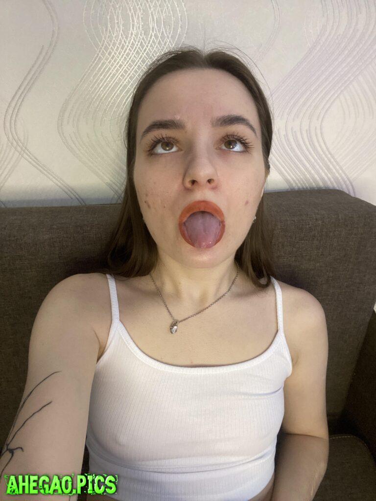 still training with ahegao, how do you like it?