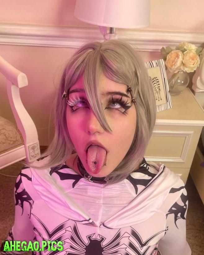 Ahegao temptress ready for Daddy's commands