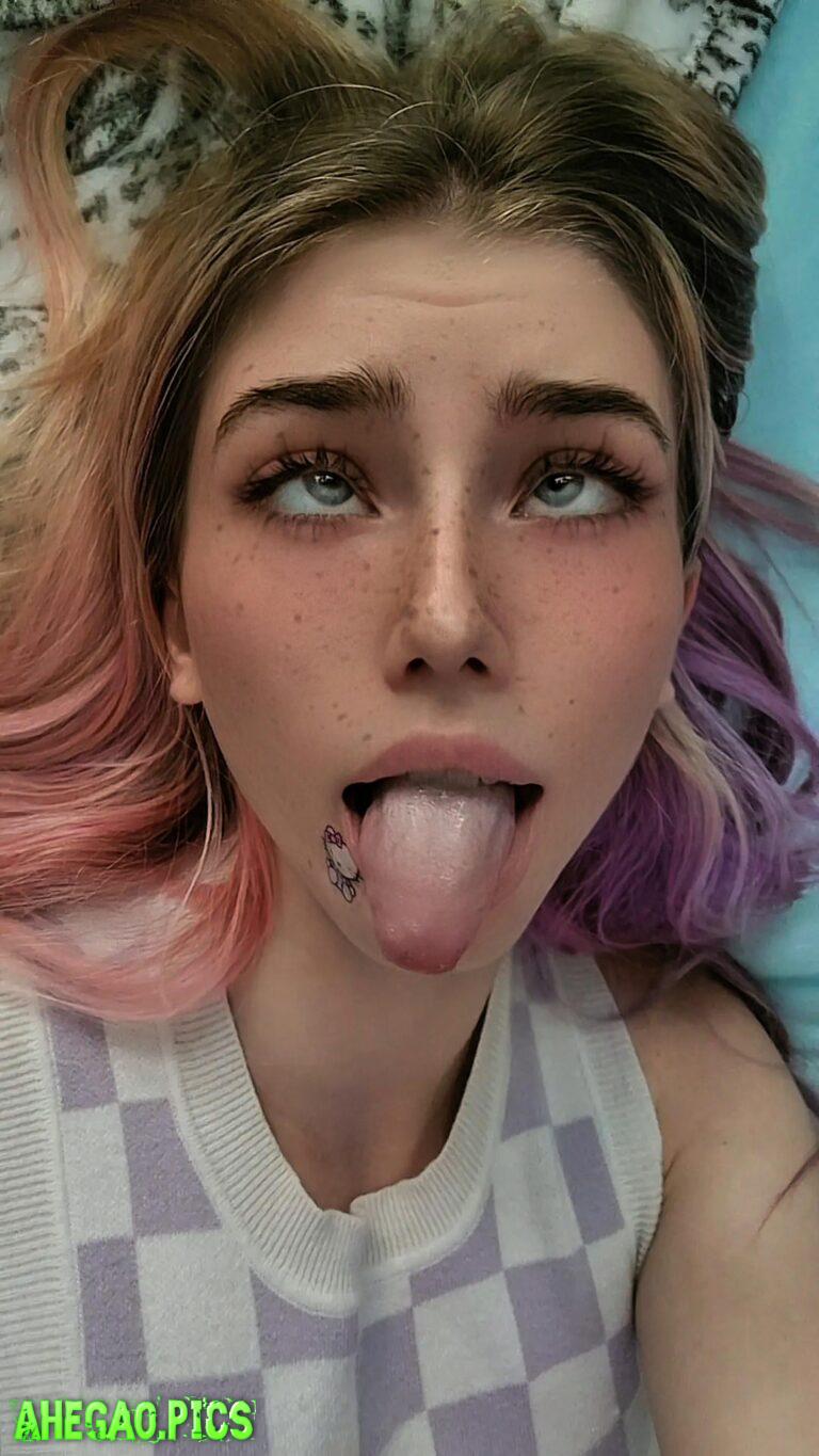 Does my ahegao make you wanna face fuck me? 🥺