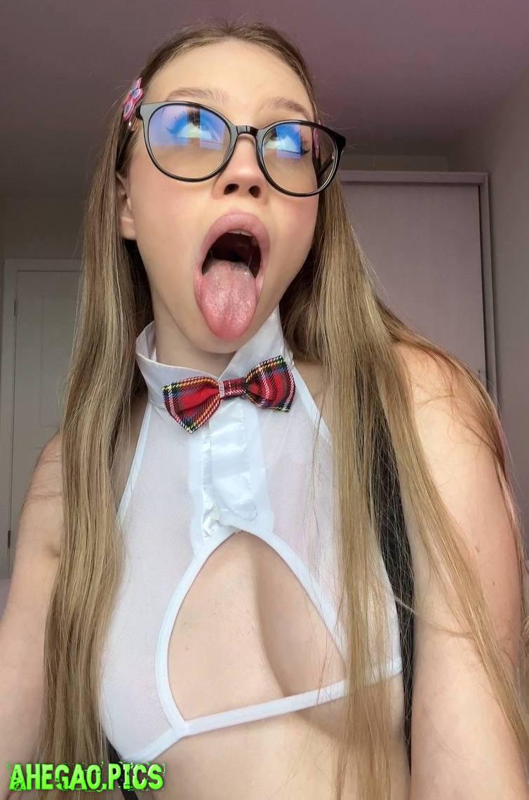 Imagine looking at my face ahegao after fucking me in the throat