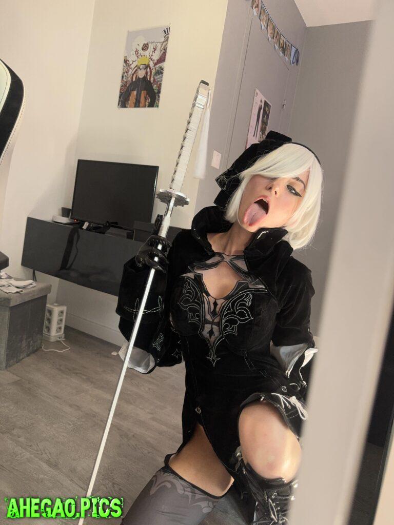 My 2B cosplayer, clarawyy [ more 🌶️ on my ko-fi ]