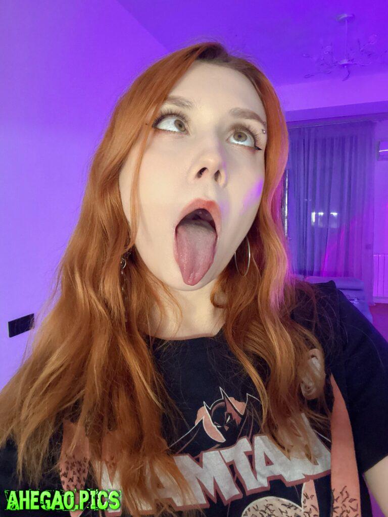 Watch me lose control, my tongue out and my ahegao face driving you wild