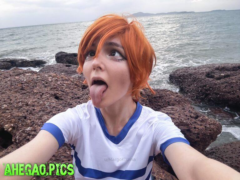 ocean waves and Nami tongue