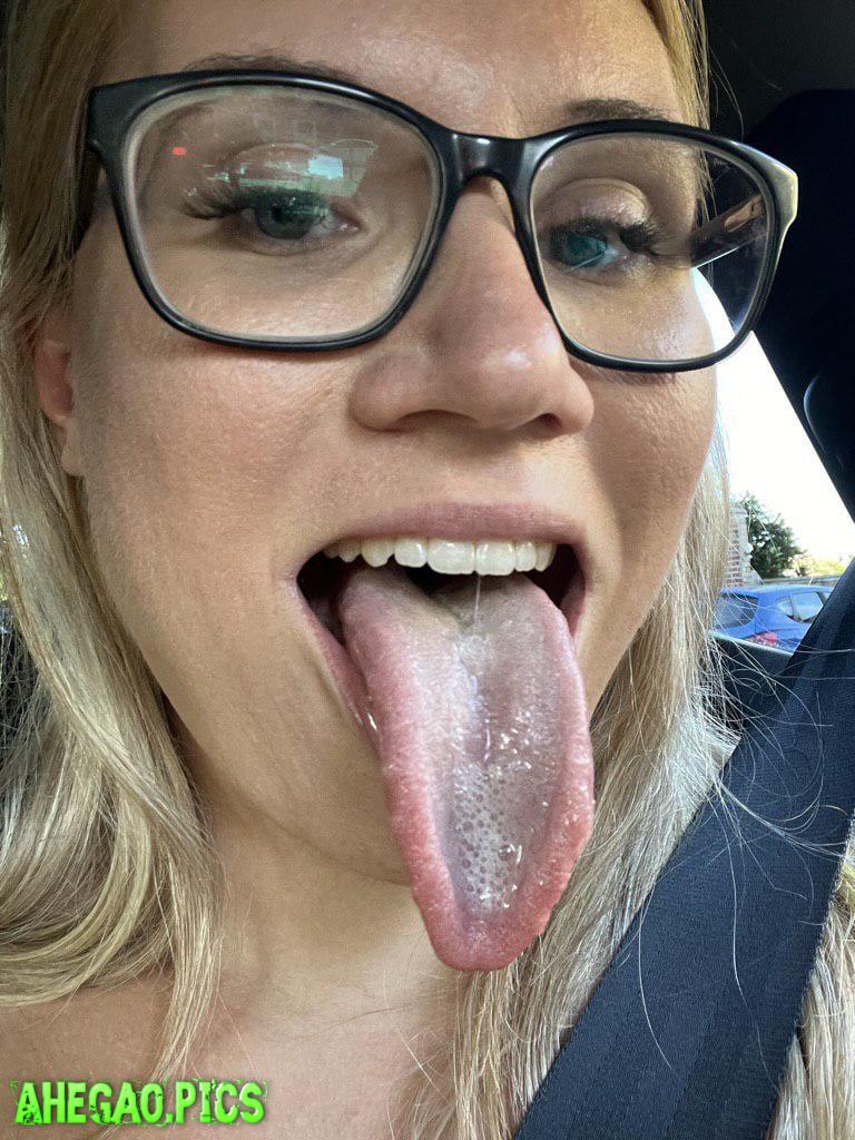 Anyone here into blondes with long tongues?