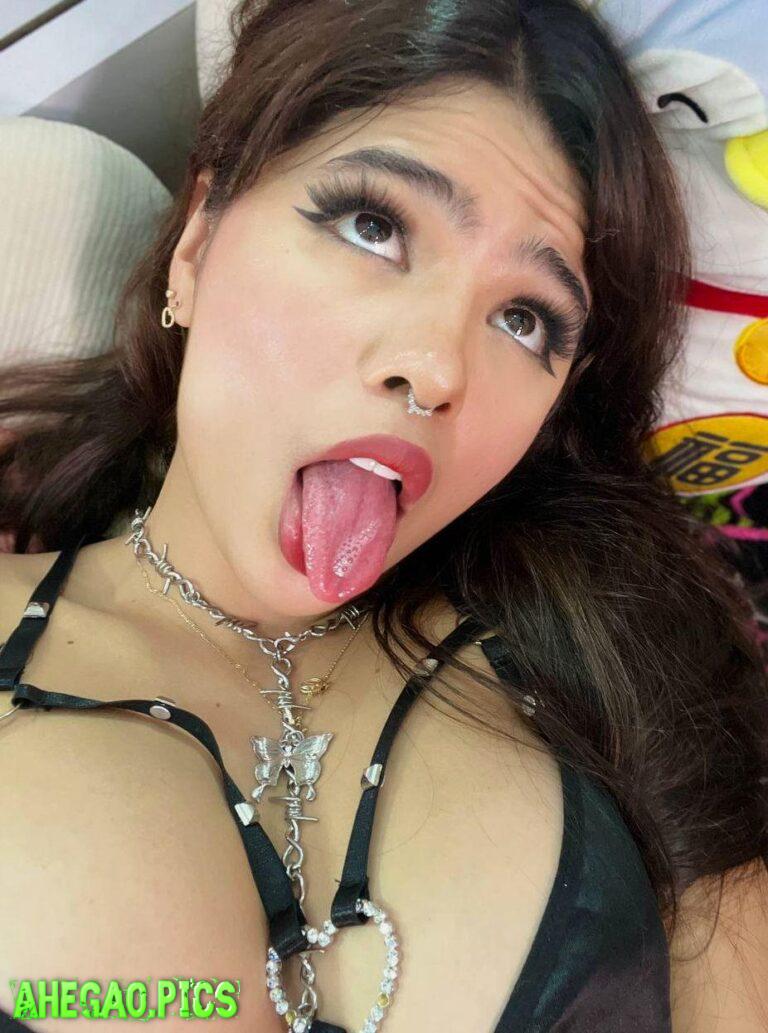 trying my best ahegao faceeeee